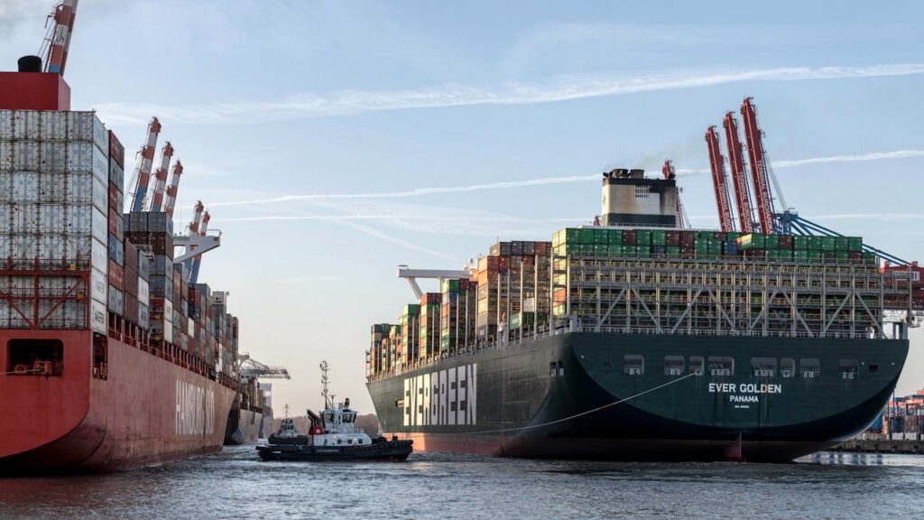 how cargo and marine insurance works in shipping